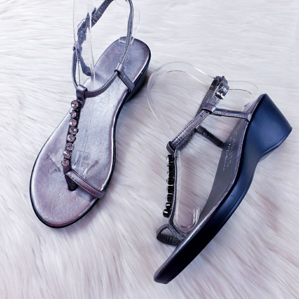 Coconuts by Matisse Kelley Diamond Gem Sandals